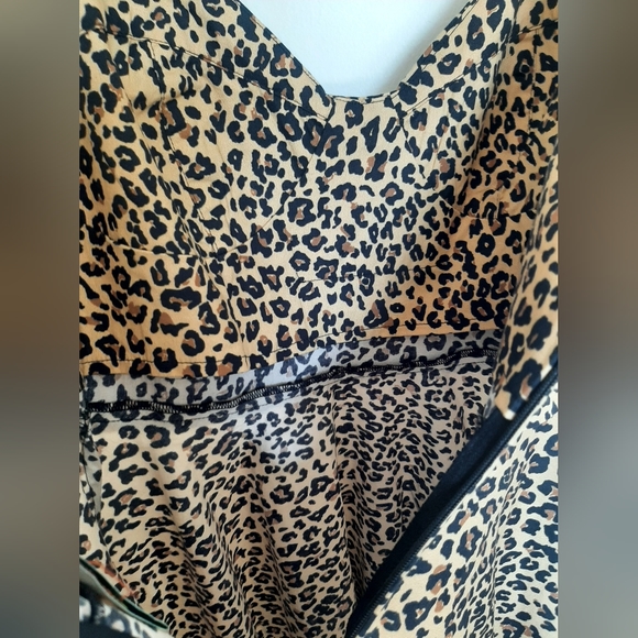 Gorgeous Farm Rio Jaguar Midi Dress NWT - Picture 6 of 8